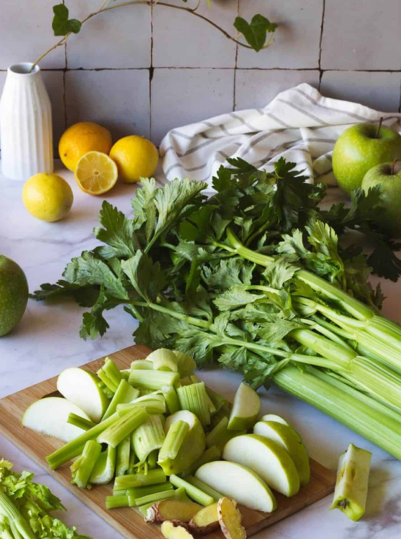 What are the benefits of drinking celery juice?