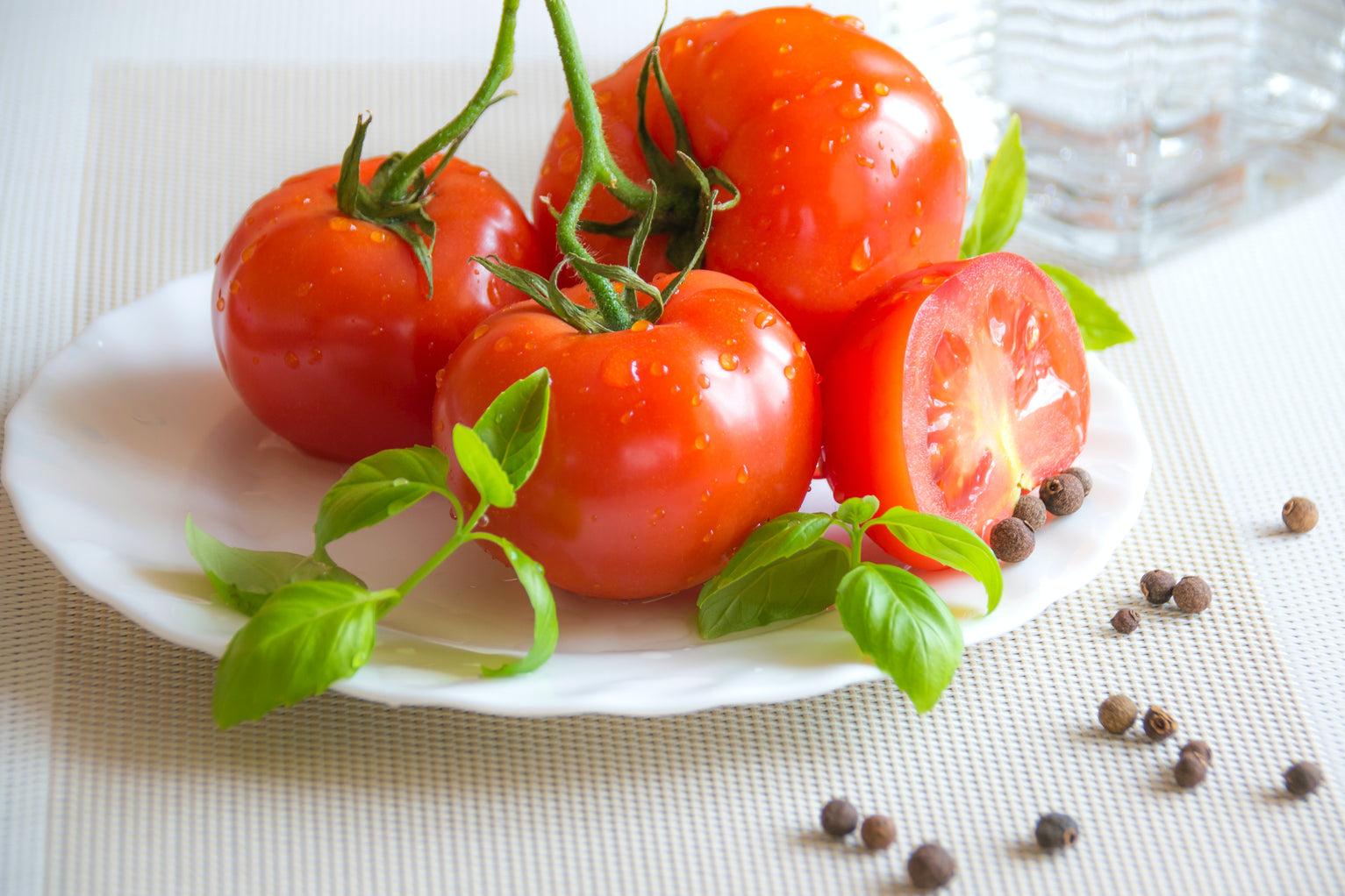 5 Surprising Side Effects of Drinking Tomato Juice